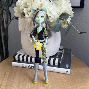 Monster High Freaky Fusion Frankie Stein doll